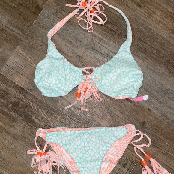 Victoria’s Secret Reversible Tie Bikini - Picture 2 of 4